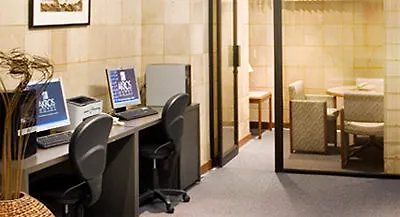Hotel Akros By Bluebay Quito