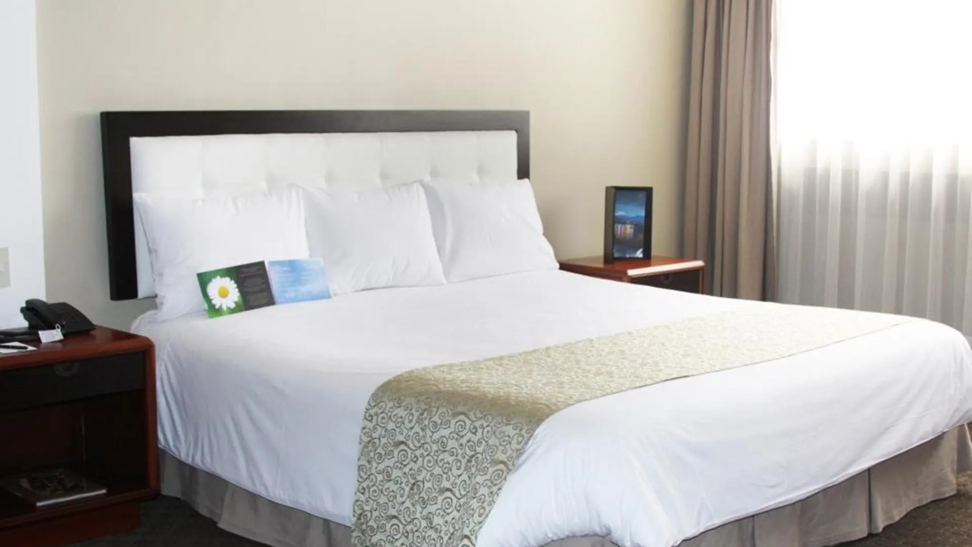 Akros By Bluebay Quito Hotel