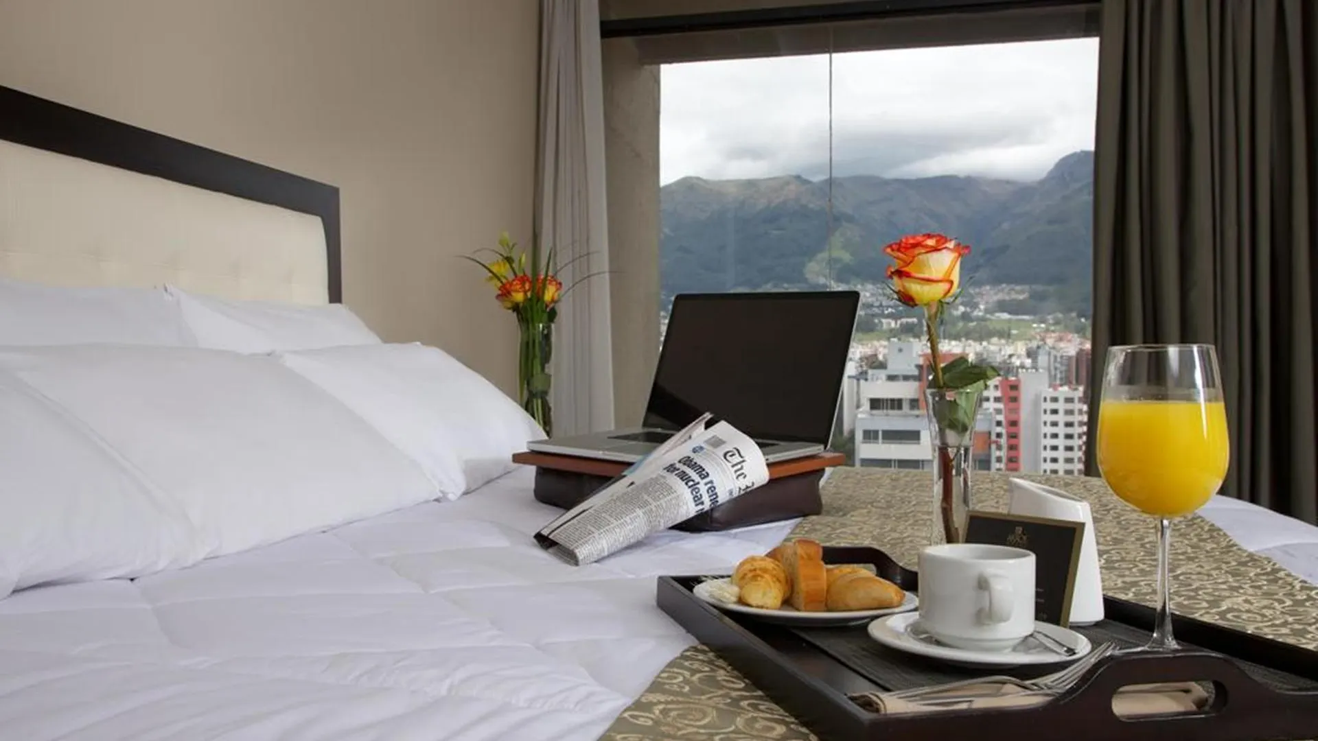 Akros By Bluebay Quito Hotel