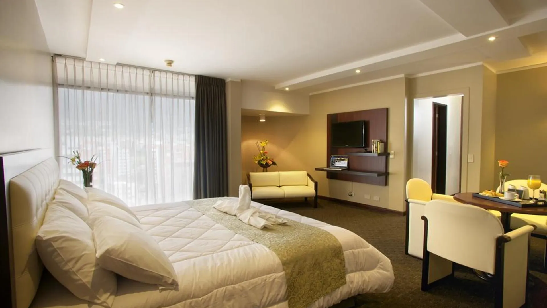 **** Hotel Akros By Bluebay Quito Ecuador