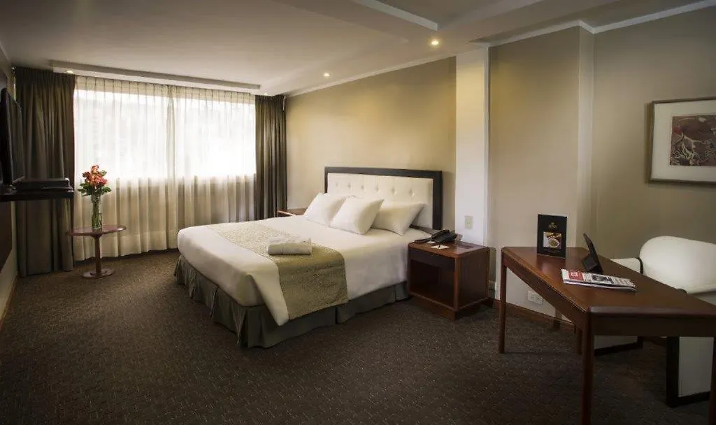 Akros By Bluebay Quito Hotel