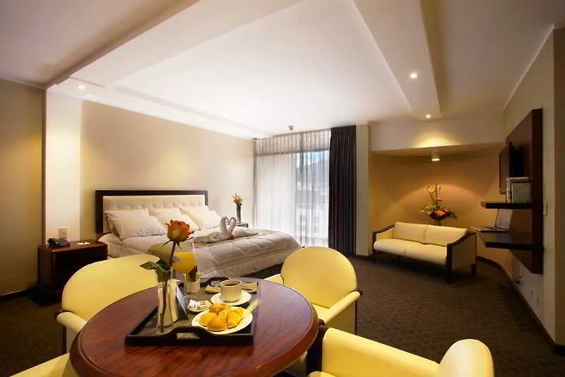 Hotel Akros By Bluebay Quito