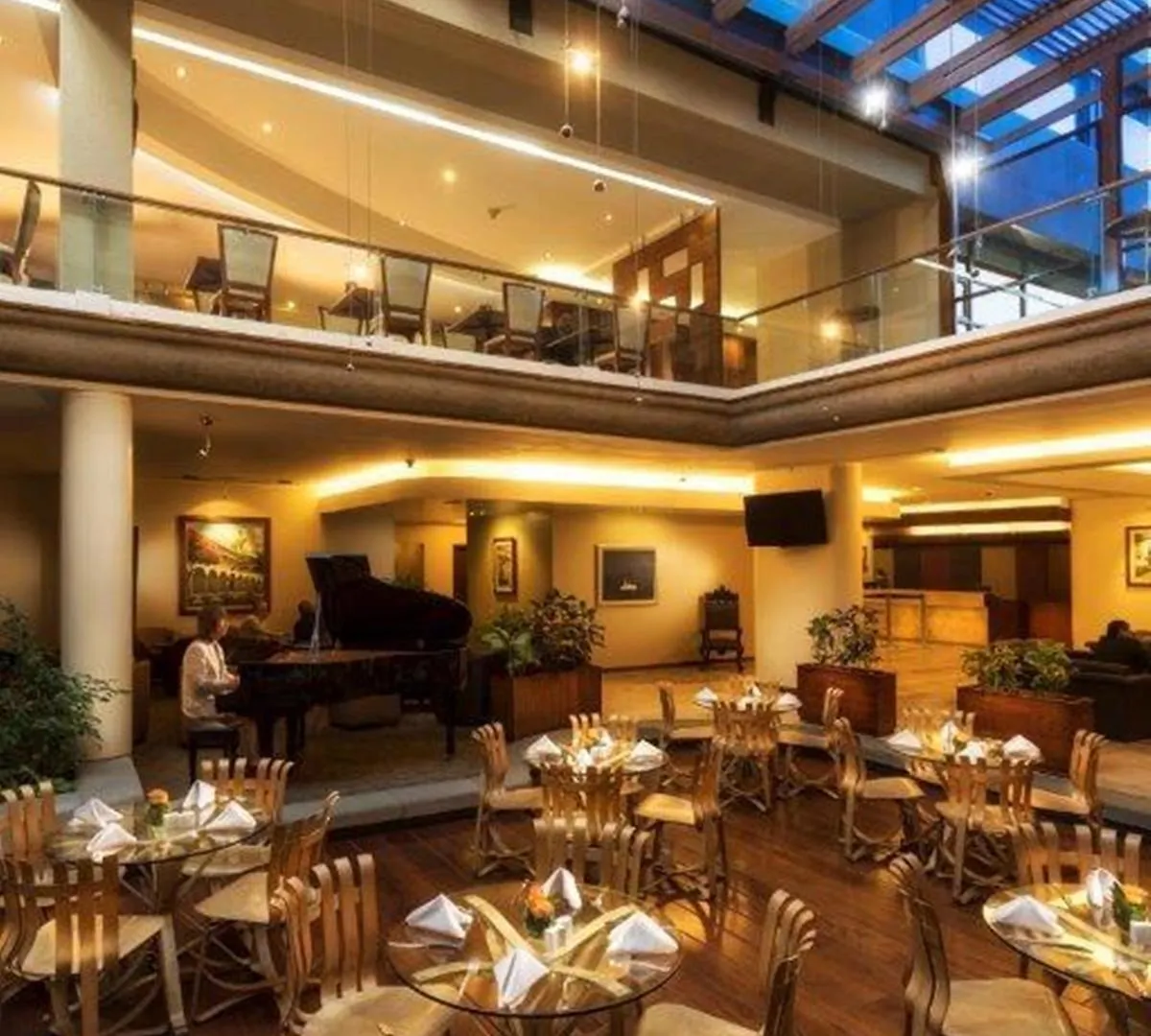 Hotel Akros By Bluebay Quito