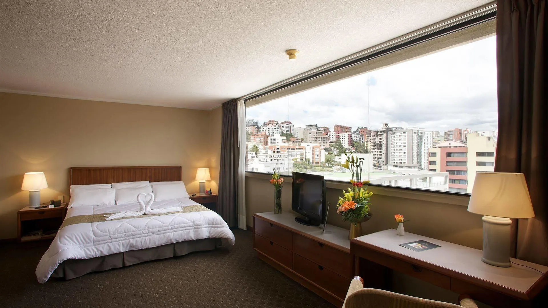 Hotel Akros By Bluebay Quito